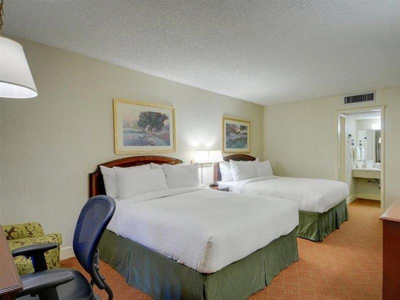 Vagabond Inn Executive Sfo Бърлингейм Екстериор снимка