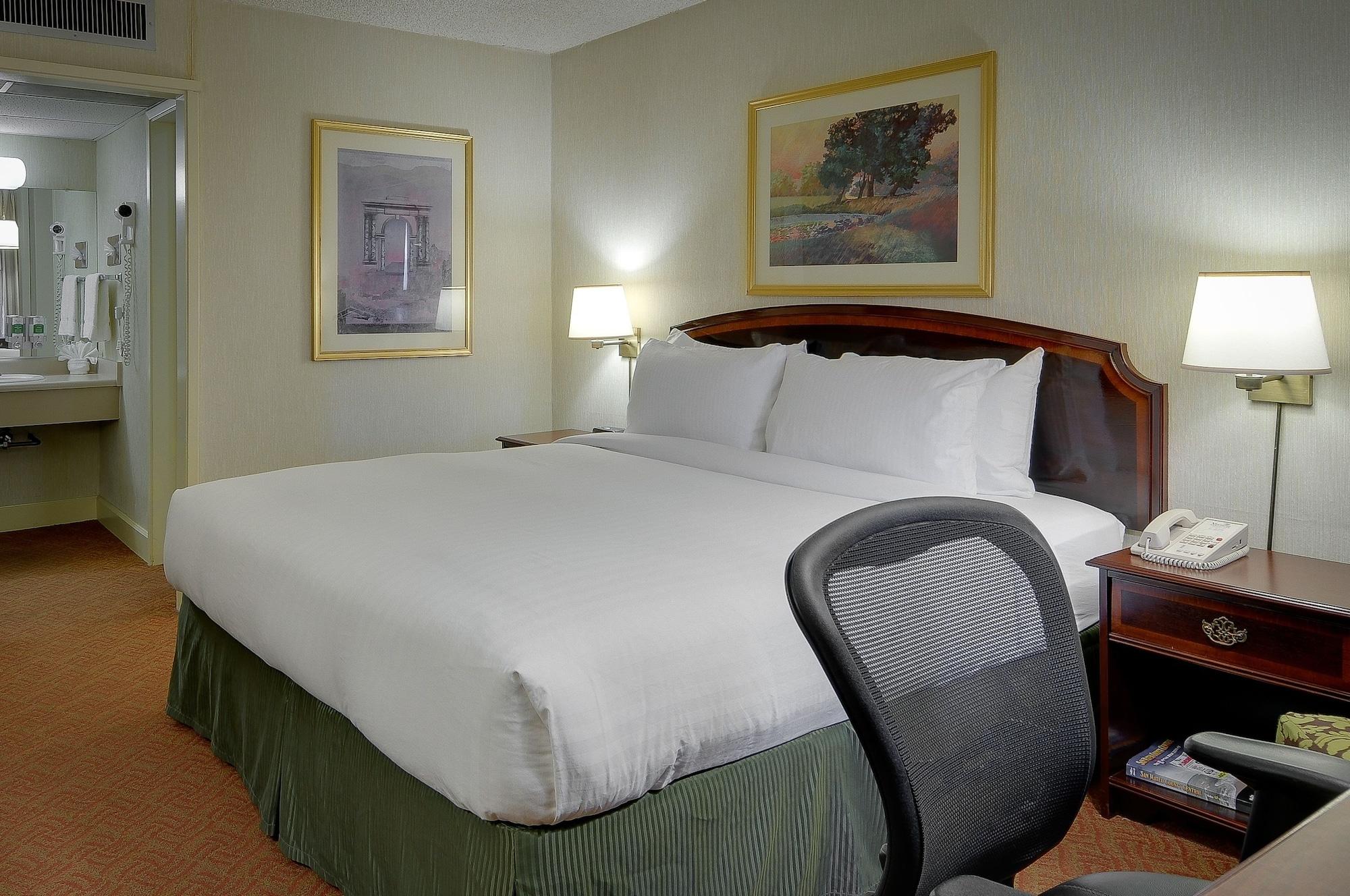 Vagabond Inn Executive Sfo Бърлингейм Екстериор снимка