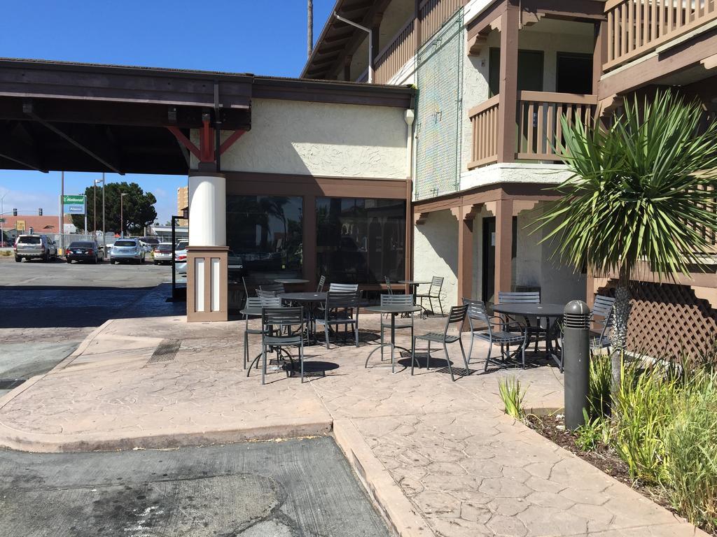 Vagabond Inn Executive Sfo Бърлингейм Екстериор снимка