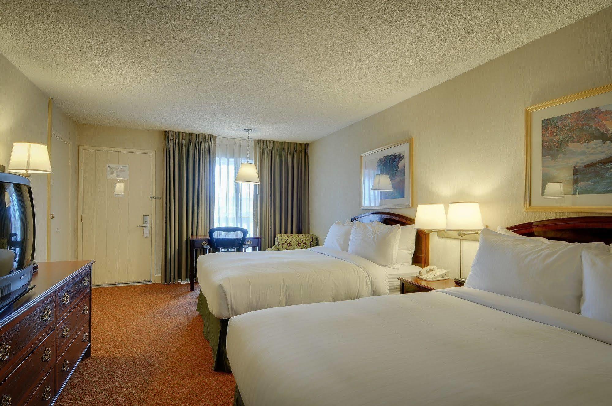 Vagabond Inn Executive Sfo Бърлингейм Екстериор снимка