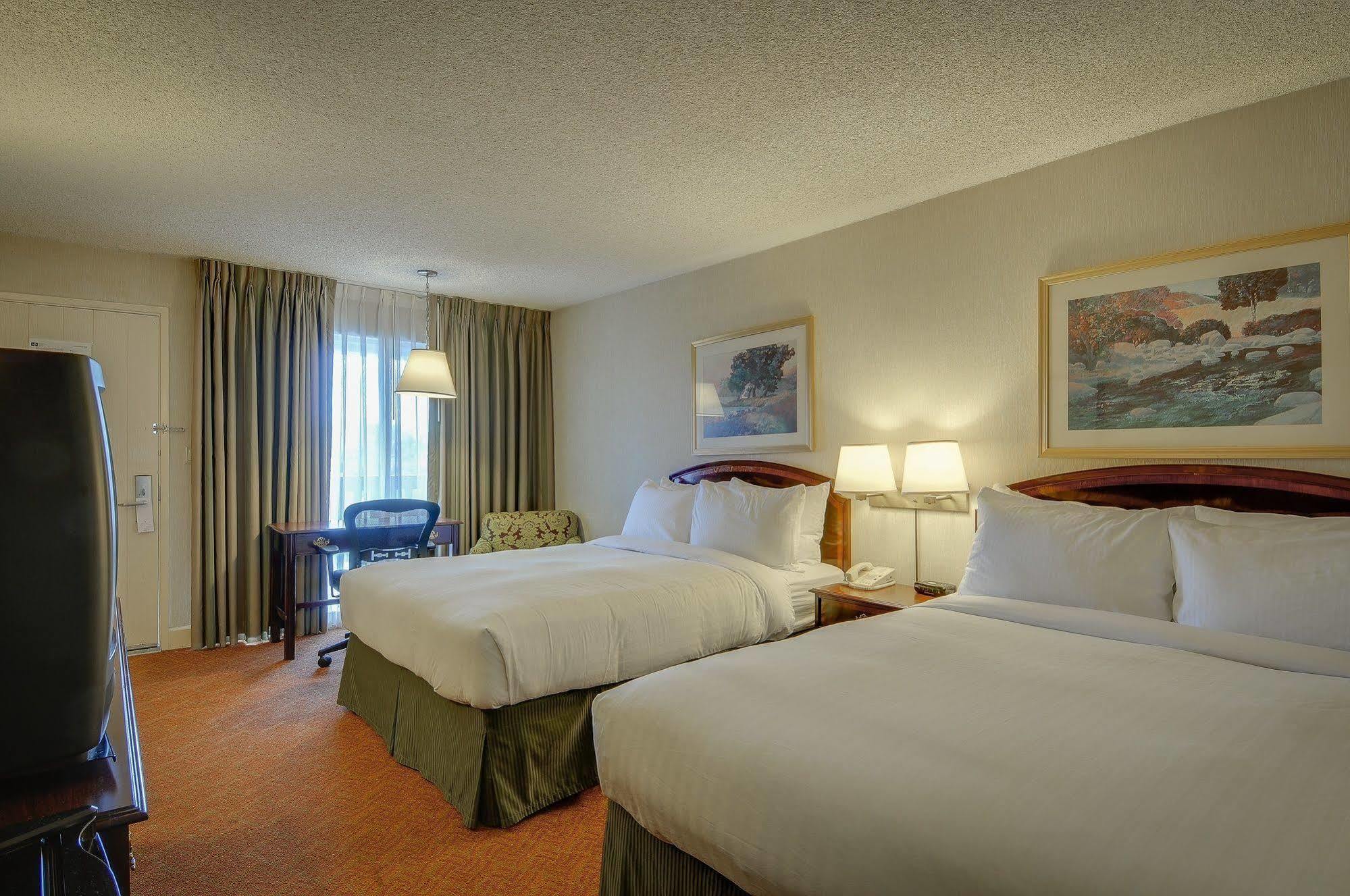 Vagabond Inn Executive Sfo Бърлингейм Екстериор снимка