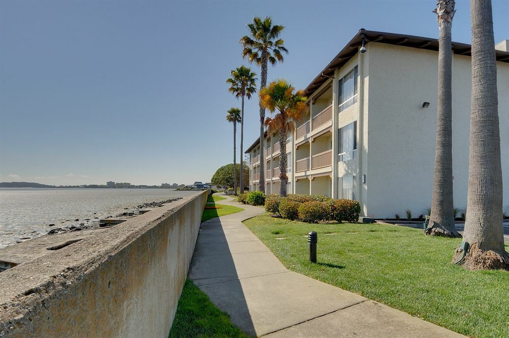 Vagabond Inn Executive Sfo Бърлингейм Екстериор снимка